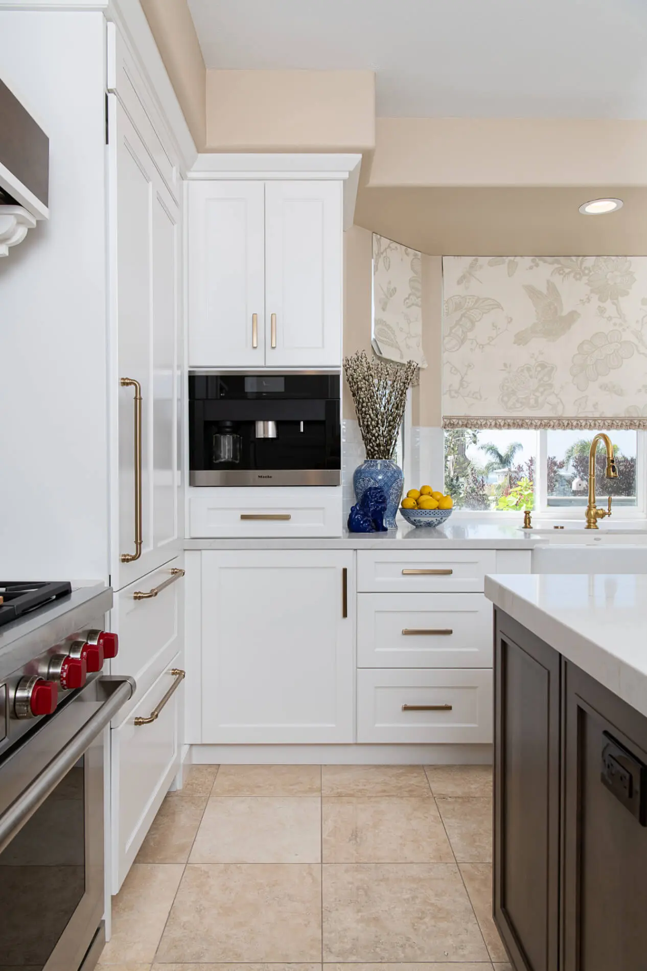 17-built-in-Miele-wall-coffee-maker-and-microwave-in-island