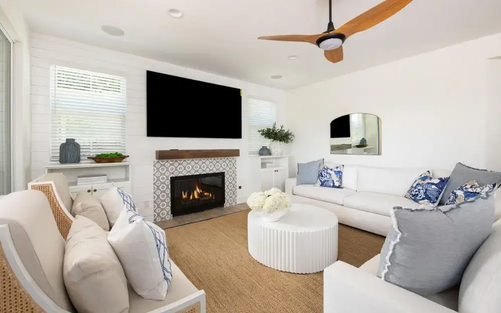 Living-room-and-kitchen-design-by-Sea-Pointe-Design-and-Remodel