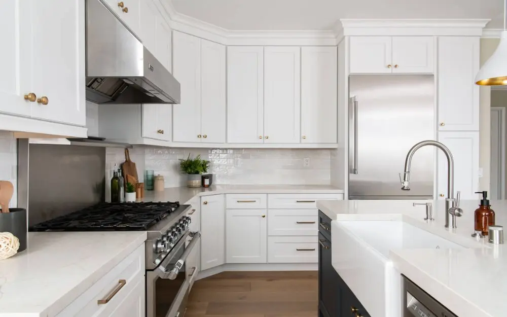 White-cabinetry-in-modern-kitchen-remodel