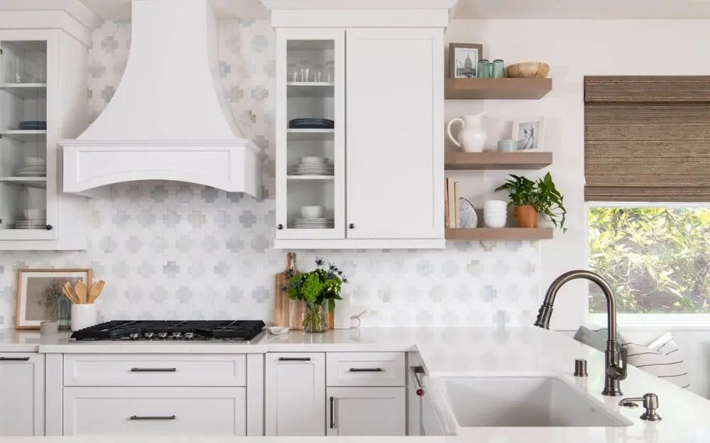 floatingt-shelves-kitchen-renovation