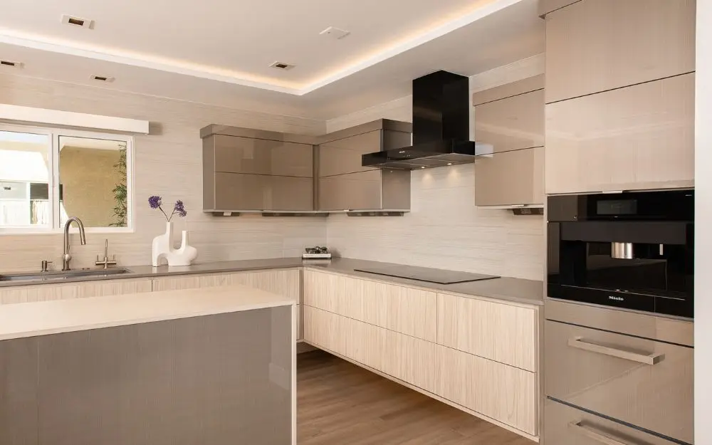 main-kitchen-quartz-countertop-by-ceasar-stone-in-honed-pebble