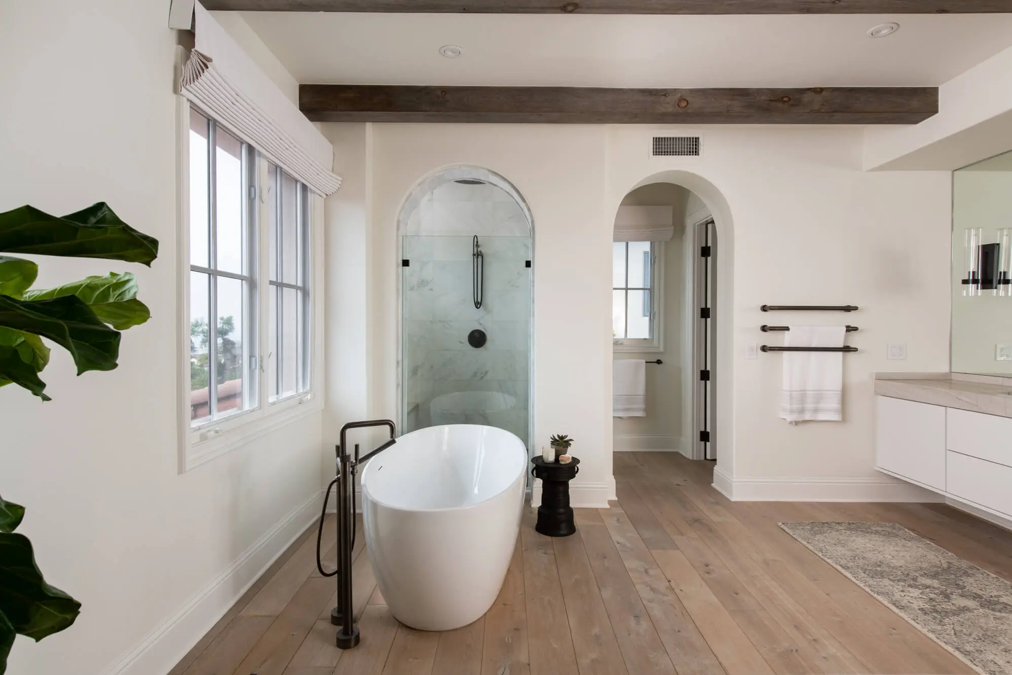 Minimalistic earthy Newport Coast bathroom remodel