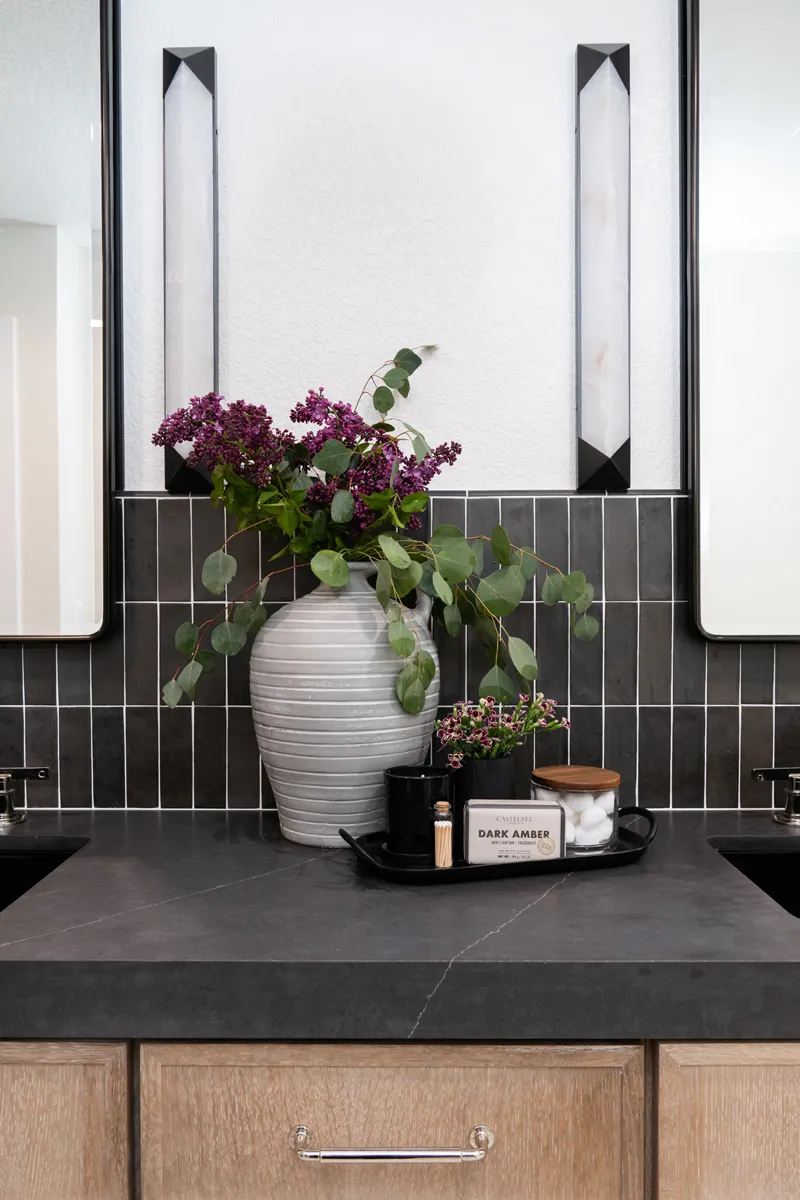 sea-pointe-design-and-remodel-porcelain-tile-backsplash-in-matte-black