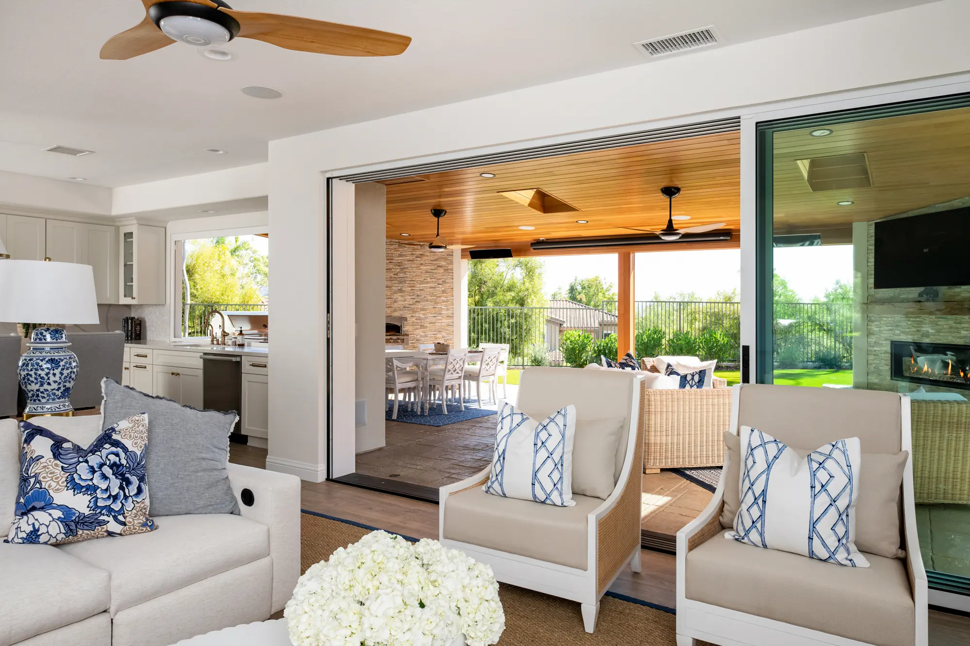 Milgard-aluminum-muliti-sliding-glass-door