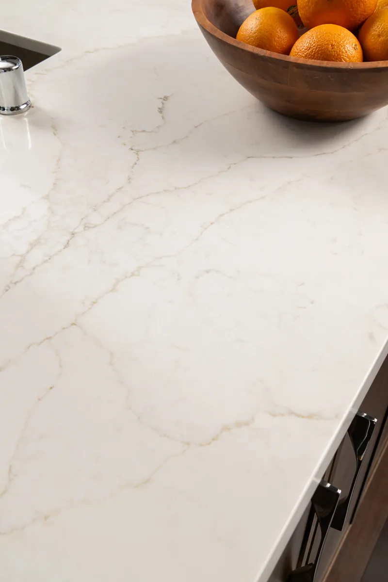 sea-pointe-design-and-remodel-polished-quartz-countertops-and-5-inch-backsplash-in-Citrine