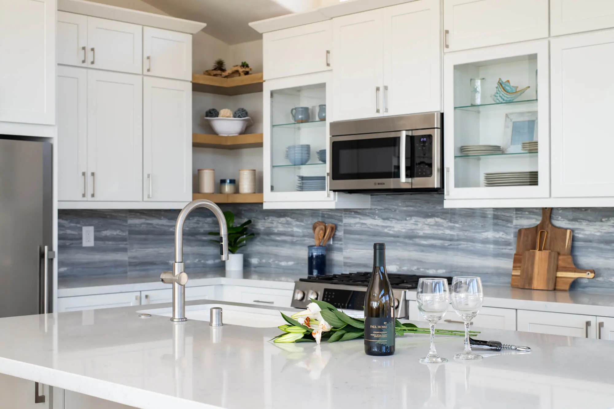 Kitchen-remodel-with-new-beachy-design-and-blue-porcelain-backsplash