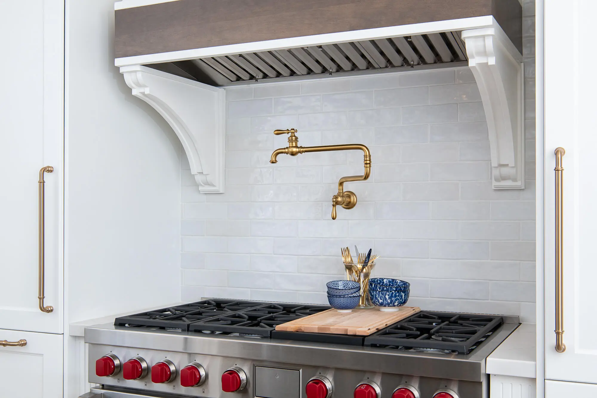 15-porcelain-tile-backsplash-in-passion-gloss-white