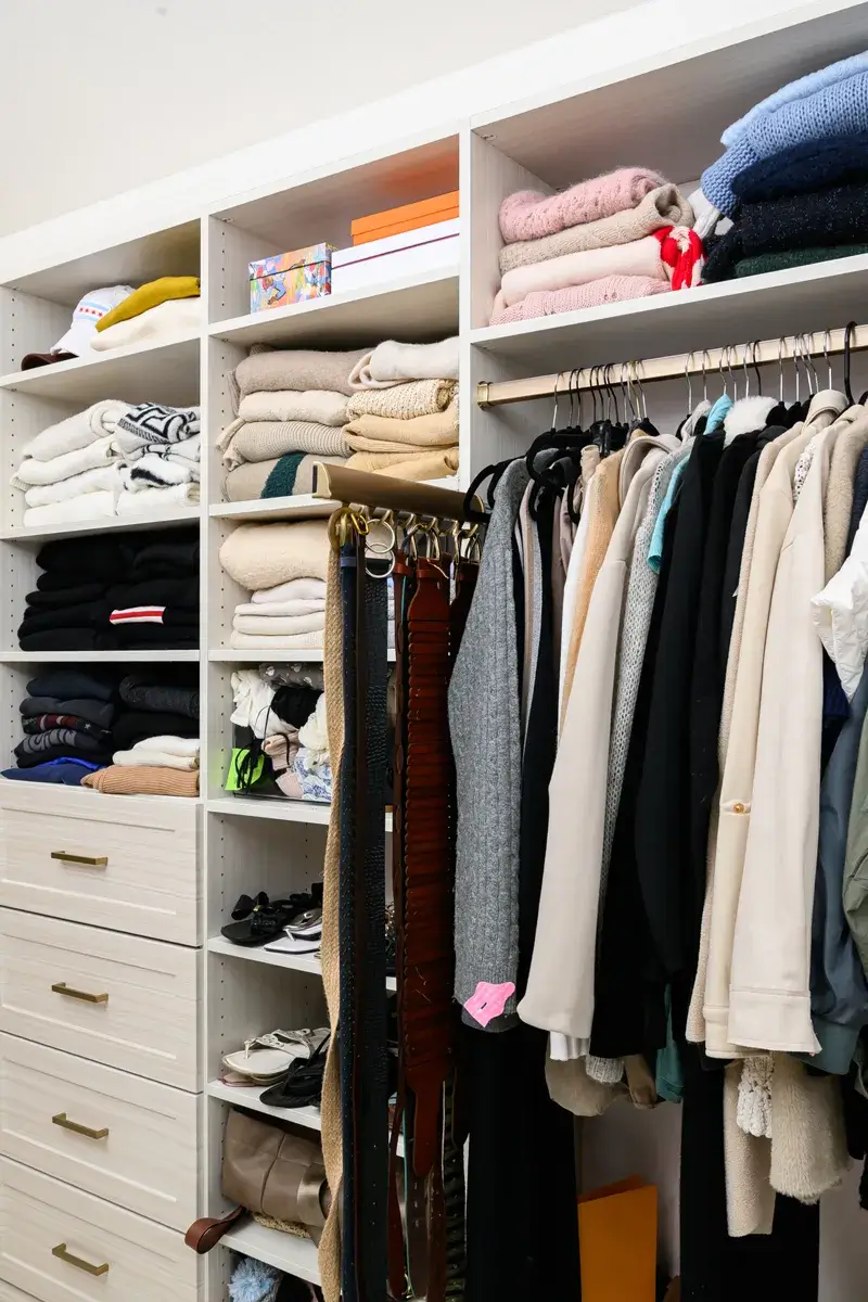 sea-pointe-design-and-remodel-custom-pullout-belt-rack