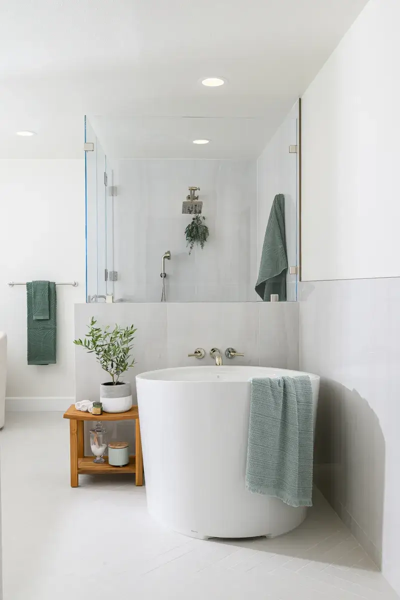 sea-pointe-design-and-remodel-shower-walls-and-surrounding-tub-in-porcelain-tile-series-skorpion-color-white-gloss