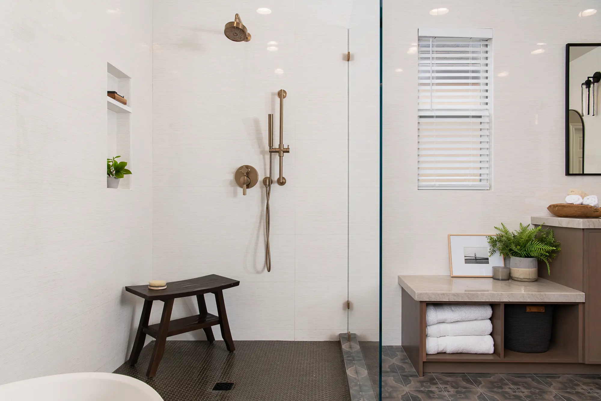 Open-Concept-Shower-Corner-Bench-Irvine-Renovation