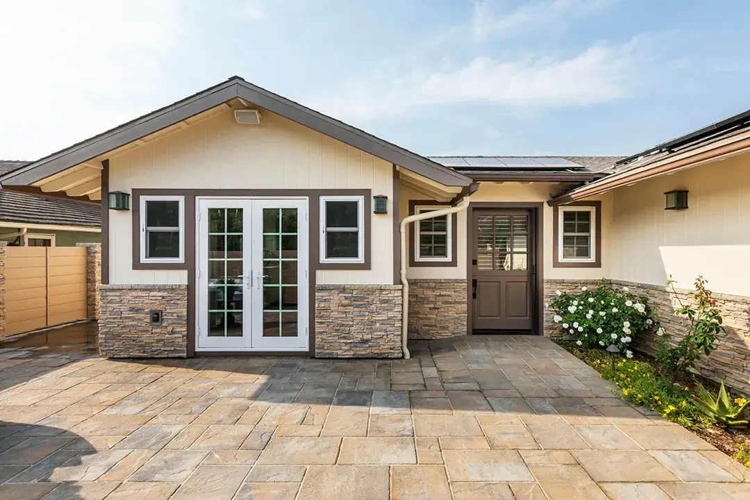 reframed-windows-and-doorways-with-limestone-coated-window-top-Lintels-side-trim-and-sills