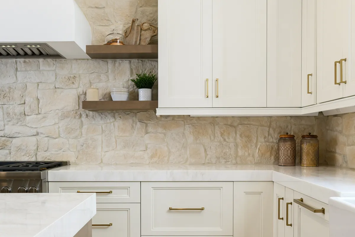 Kitchen-Craft-Quarter-Sawn-Oak-perimeter-cabinets-in-Frappe-finish