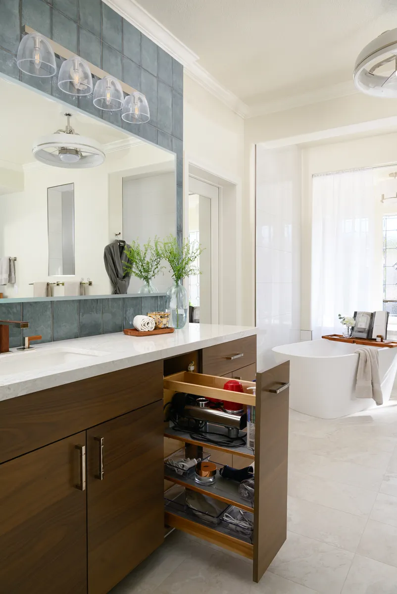 customizable-cabinetry-drawers-for storing-daily-essentials