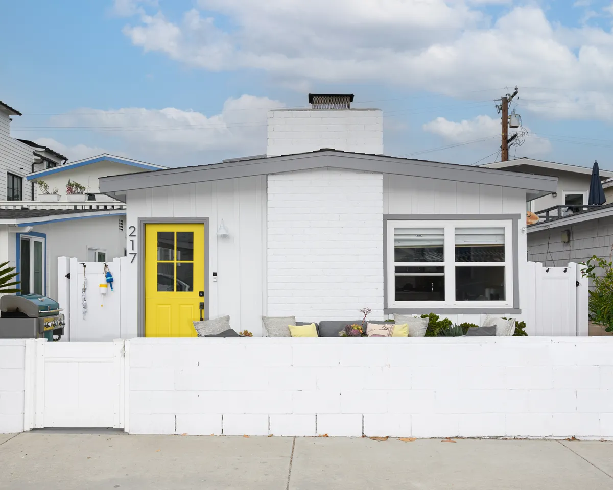 Whole-Home-beach-bungalo-remodel-in-Newport-Beach