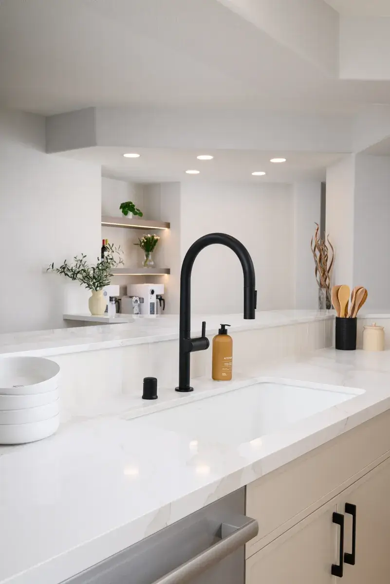 33-inch-undermount-kitchen-sink-with-matte-black-faucet