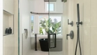 shower-walls-in-glazed-porcelain-tile-in-Creme-finish