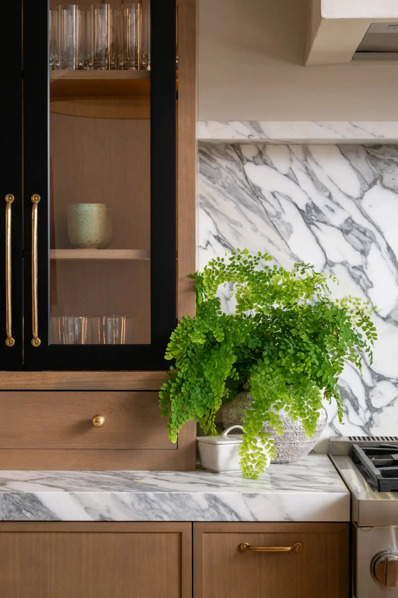 upper-cabinet-doors-in-black-and-include-clear-glass-inserts