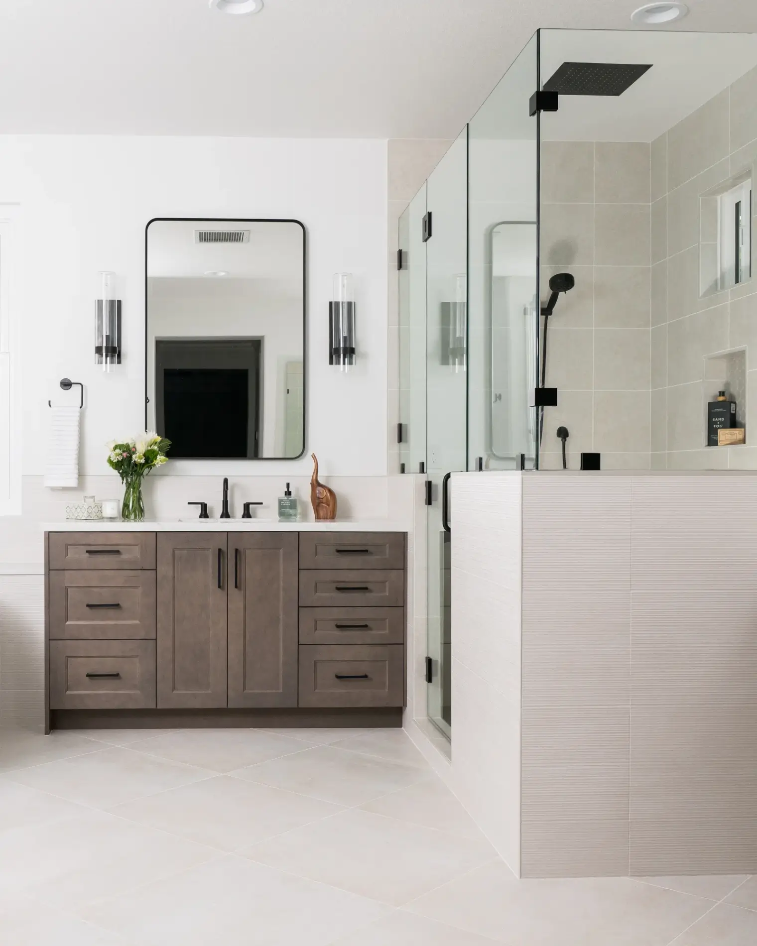flooring-in-porcelain-in-matte-white-finish
