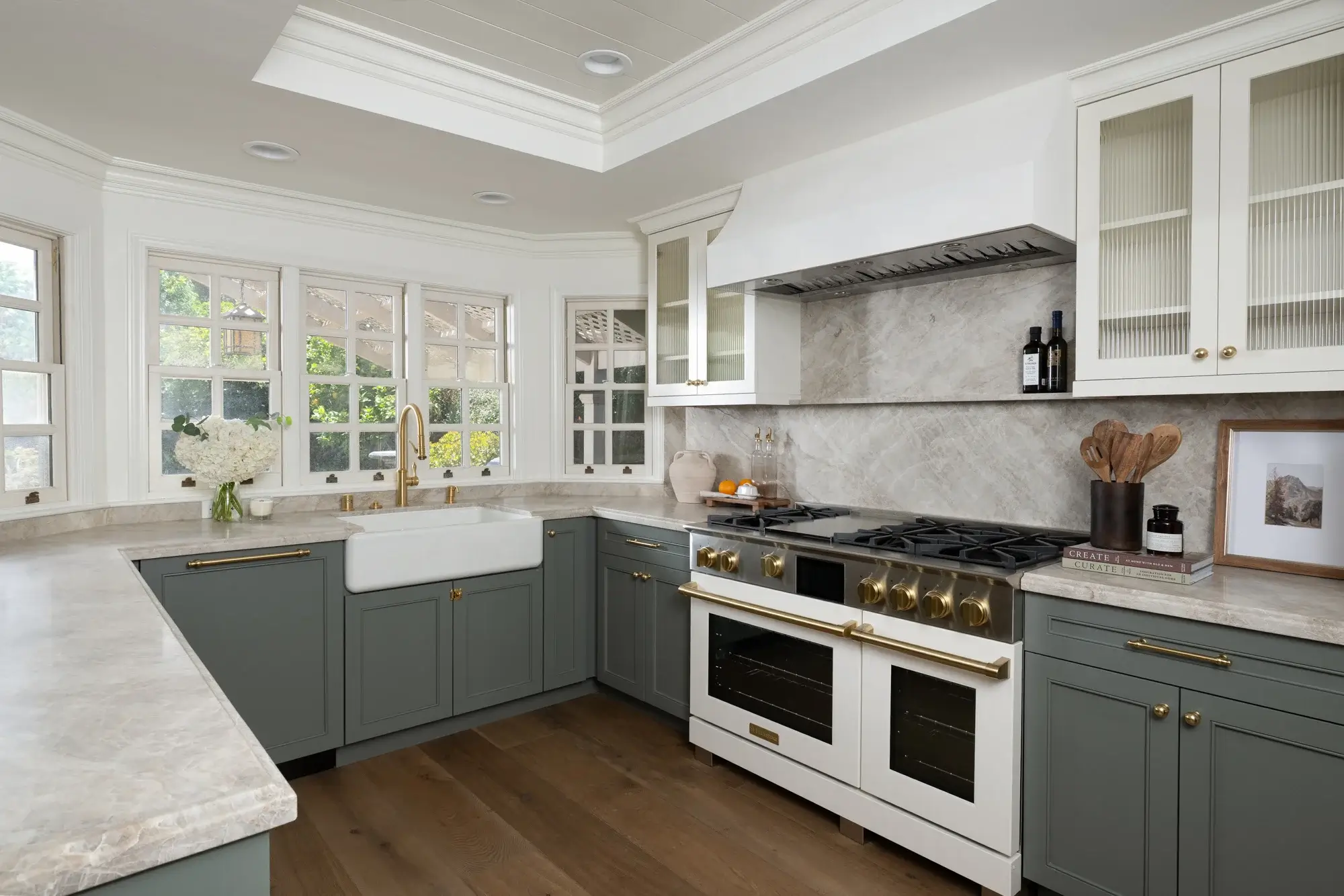 aged-brass-cabinet-knobs-and-appliance-pulls