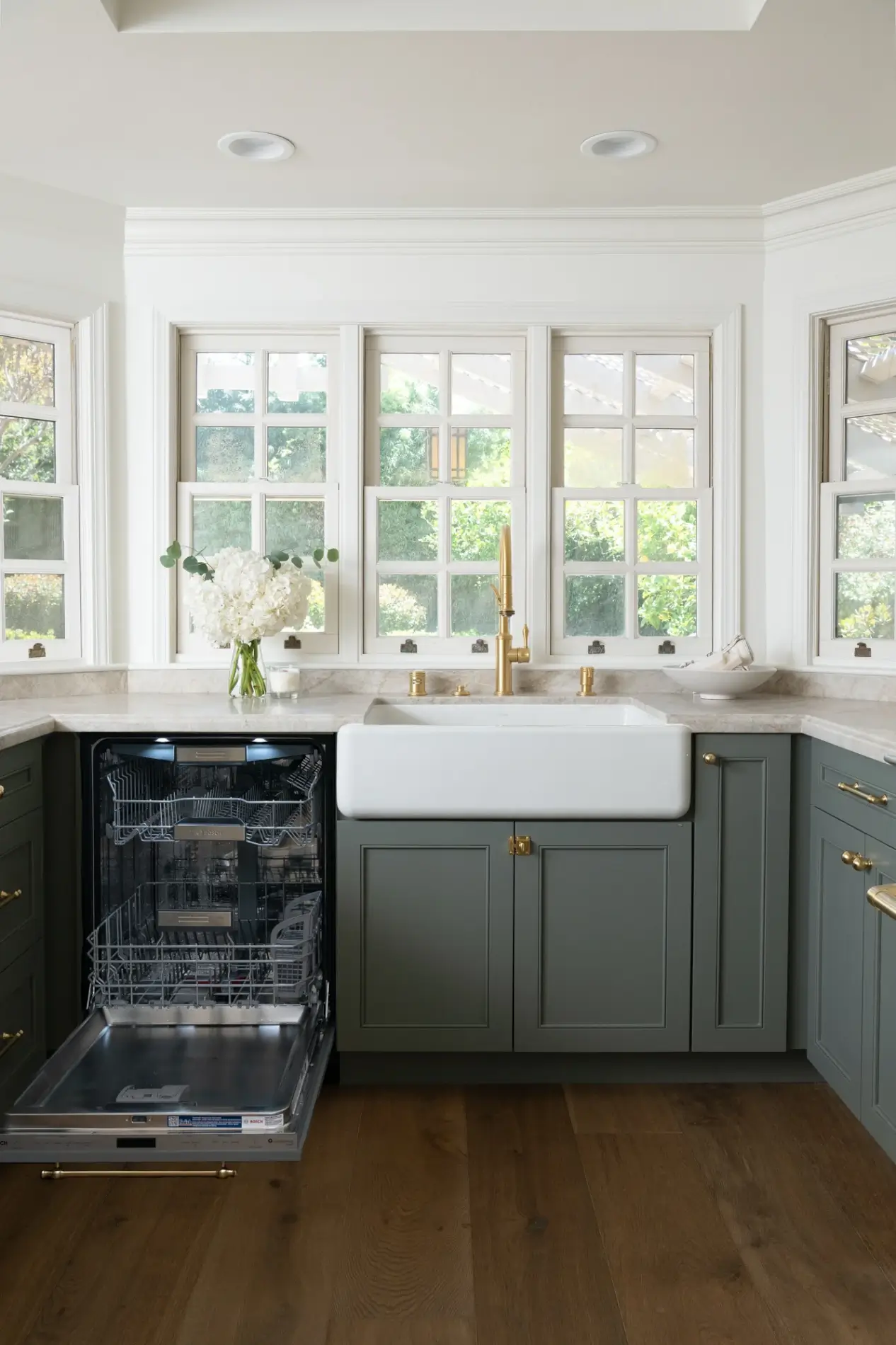 paneled-dishwasher-blends-into-cabinetry