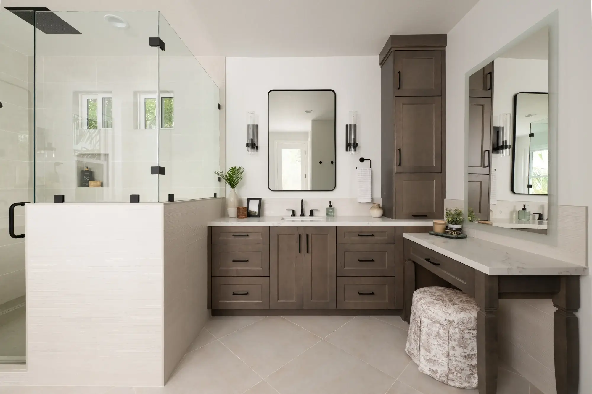 tile-backsplash-exterior-of-shower-pony-wall-and-tub-surround-in-porcelain-in-the-Sparkle-series-with-Linear-finish