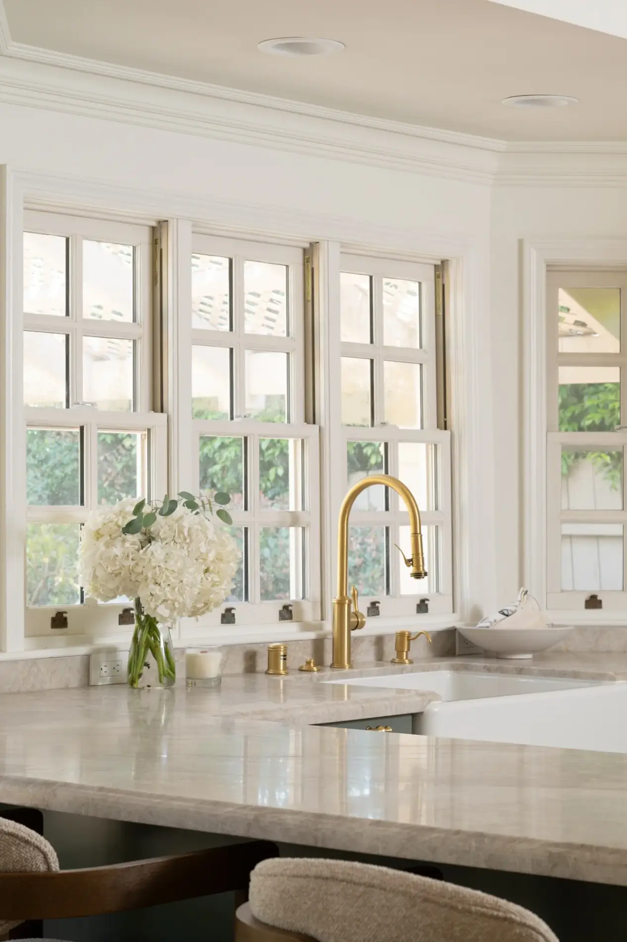 squeeze-handle-high-spout-kitchen-faucet-and-soap-dispenser-in-satin-gold